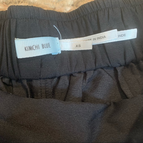 Kimchi Blue Floral Shorts - Picture 2 of 3